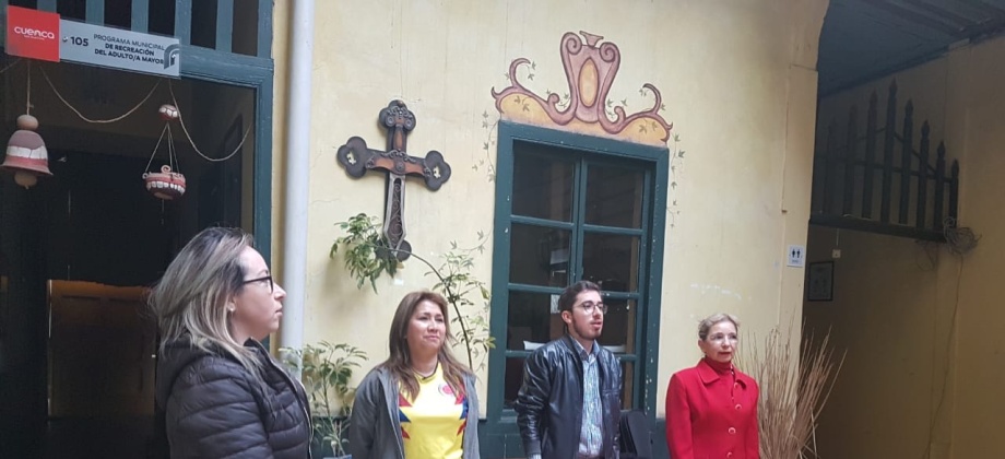 Con normalidad se realizan las votaciones en el puesto de votación en Cuenca