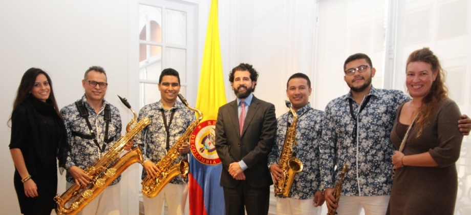 Concierto de Sinú Quartet Sax cautivó a los connacionales en París, Francia