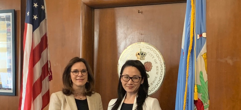 Cónsul Susana Berenguer se reunió con Sharon Lee, presidenta del Condado de Queens, para avanzar en un trabajo articulado que beneficie a la comunidad