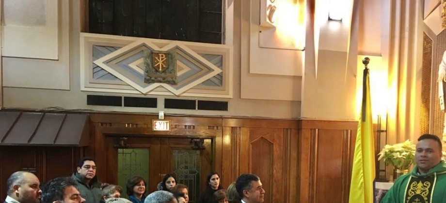Consulado de Colombia en Chicago convocó ceremonia eucarística llevada a cabo en memoria de las víctimas del atentado terrorista perpetuado en la Escuela de Policía “General Francisco de Paula Santander”