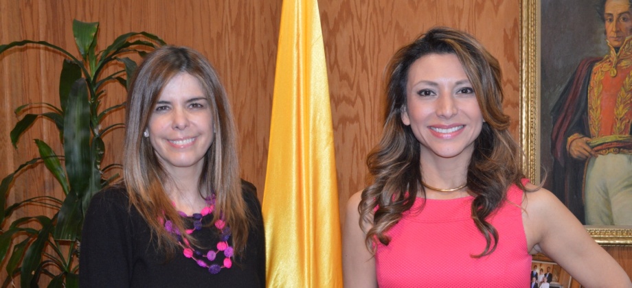 Cónsul María Isabel Nieto se reunió con la colombiana Liliana Gil Valletta, empresaria que intercambió opiniones con el Presidente Trump sobre los desafíos de la mujer empresaria en EE: UU.