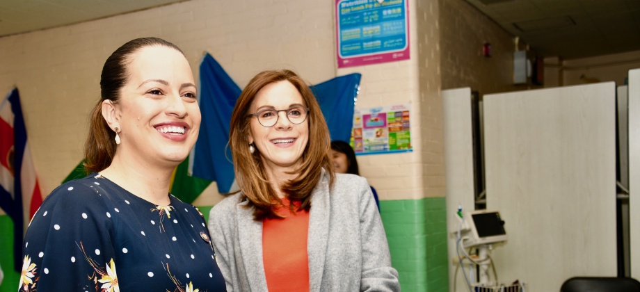 Cónsul en Nueva York dio apertura a la Feria de la Salud y Bienestar en compañía de la asambleísta colombiana Catalina Cruz