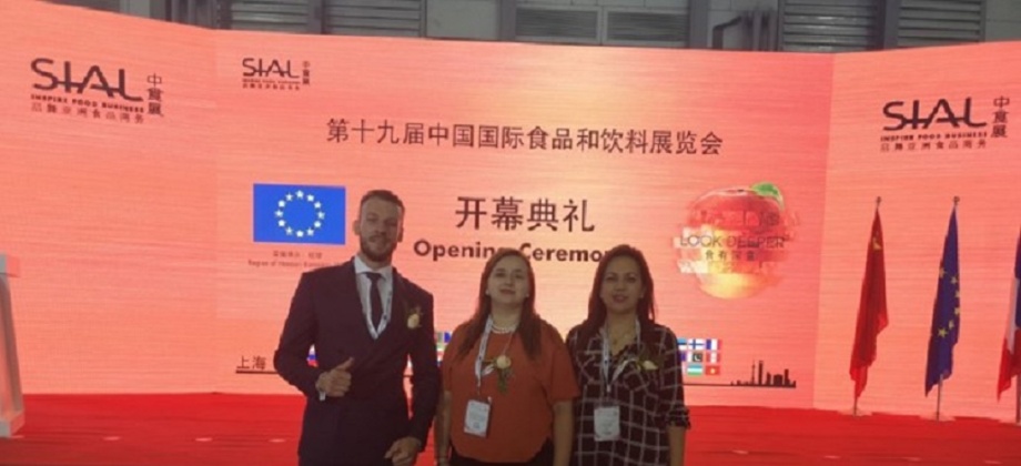 Cónsul General en Shanghái participó en la Feria SIAL