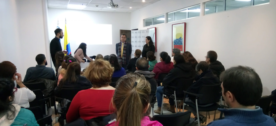 Inició charlas para emprendedores en el Consulado de Colombia 