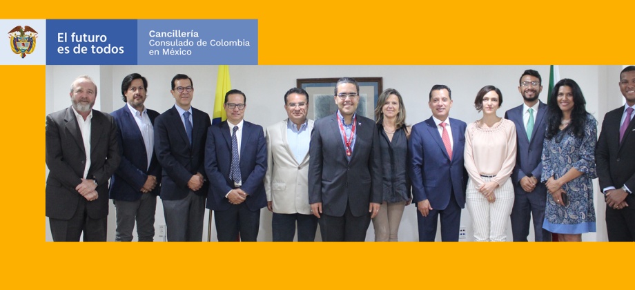 El Cónsul Oswaldo Parada sostuvo un desayuno de trabajo con empresarios colombianos residentes en México
