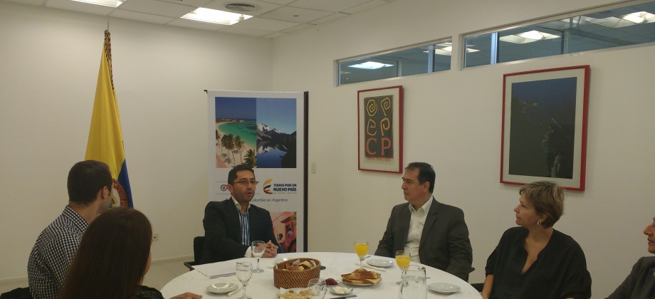 El Cónsul General de Colombia en Buenos Aires sostuvo un encuentro con representantes del sector privado