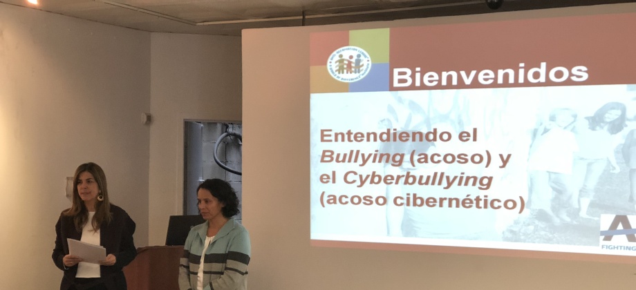 Equipo del consulado en Nueva York lo ayuda a identificar y a prevenir una situación de bullying