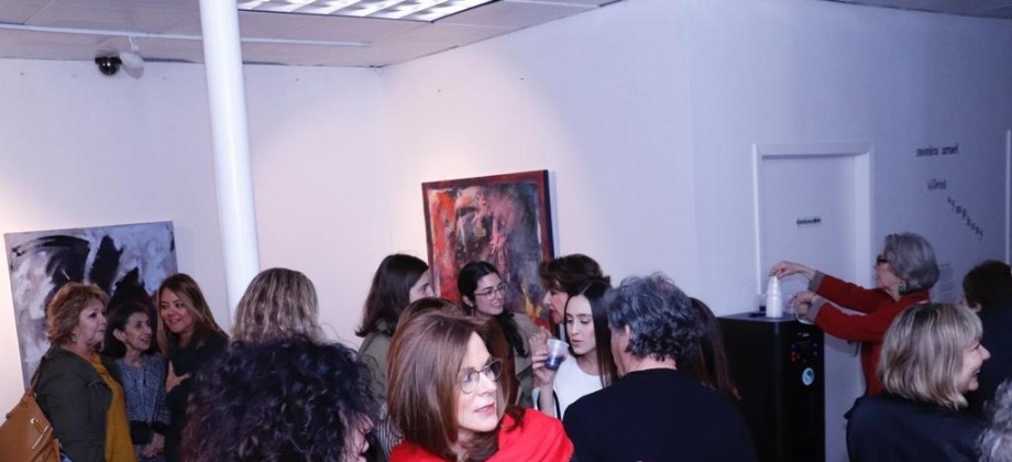 La galería consular lo transporta a Colombia. El consulado en Nueva York estrena la exhibición: ‘Sinfonia Callada’