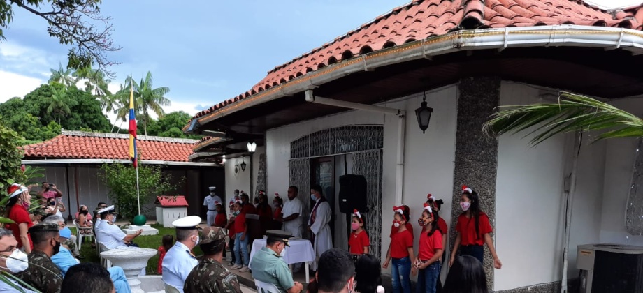 Celebración de la Novena de Aguinaldos e inauguración de las luces de Navidad del Consulado de Colombia