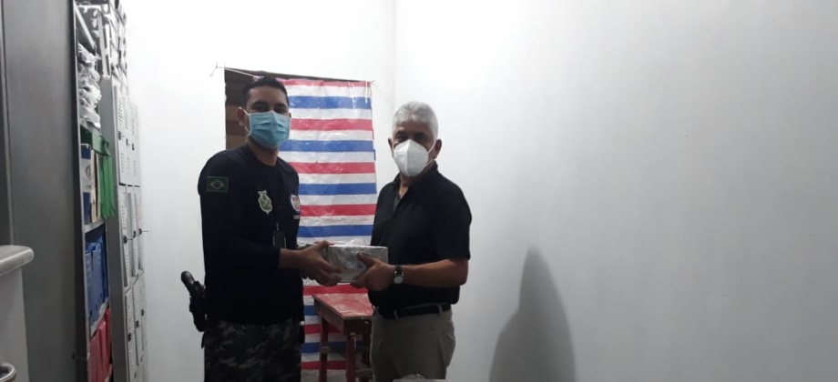 El Consulado de Colombia entrega suplementos alimenticios y tapabocas a los connacionales recluidos en la Prisión Estadual 