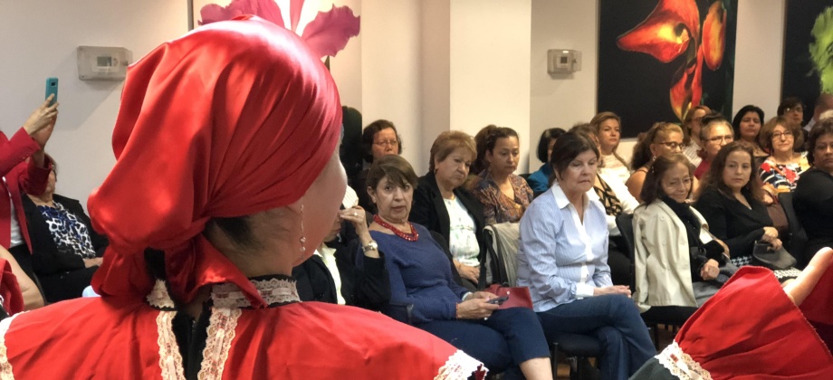 Consulado rindió homenaje a las madres colombianas