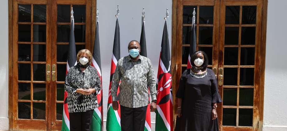 Embajadora Greiff presenta cartas credenciales ante el Presidente de Kenia