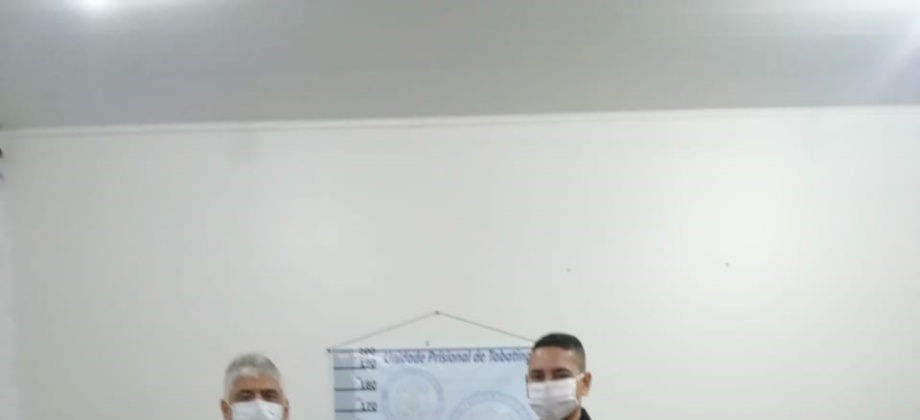 El Consulado de Colombia en Tabatinga realizó una visita de Navidad a los connacionales detenidos en la Unidad Prisional de Tabatinga