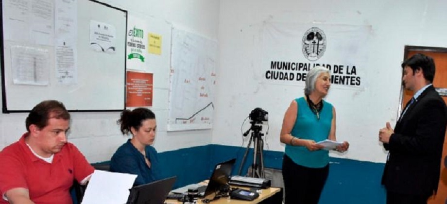  Con la atención de trámites como reconocimiento de firmas, permisos salida de menor, pasaportes, registros y cedulación, entre otros se realizó el Consulado Móvil 
