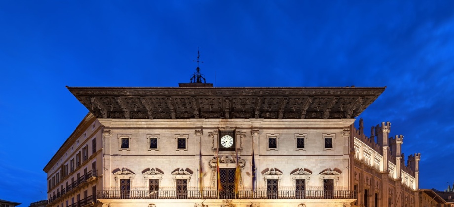 El Consulado de Colombia invita a la visita guiada al Edificio Cort, sede del Ayuntamiento 
