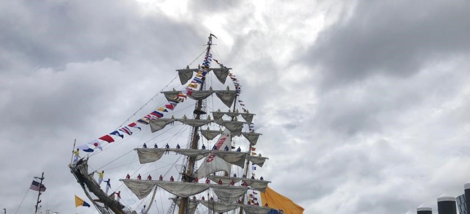 El Gran Buque Colombiano "ARC Gloria" llegó este viernes a Boston. Comunidad Local Invitada a Abordar 