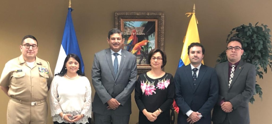 Embajadora de Colombia y el Ministro de Defensa de Honduras dialogaron sobre temas relacionados con la cooperación en seguridad y defensa