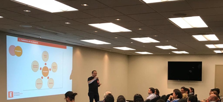 Con la participación de 50 connacionales se realizó el taller “Hacer Negocios en Quebec 