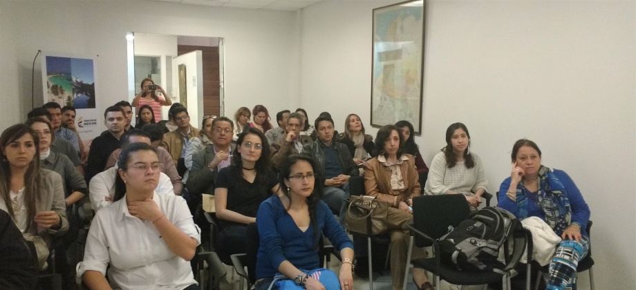 Consulado en Buenos Aires realizó “Taller de habilidades orales”