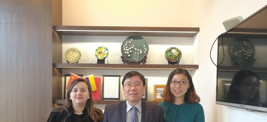 Cónsul Luz Helena Echeverry se reunió con San Qi, Vicepresidente de la Comisión de Comercio de Shanghái