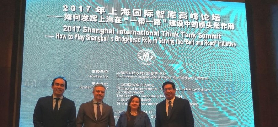 La Cónsul Luz Helena Echeverry participó en el Think Thank Summit Shanghái 2017