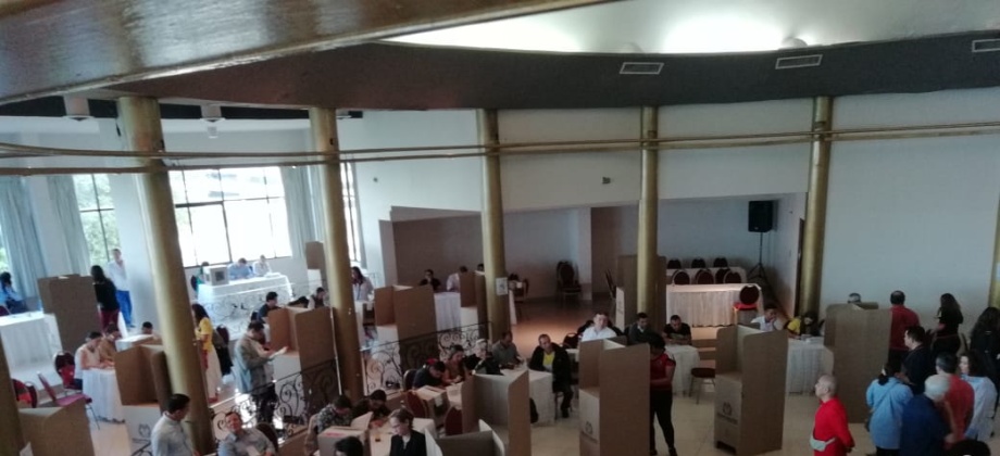Último de votaciones para la segunda vuelta en el Consulado de Colombia en Ciudad de Panamá