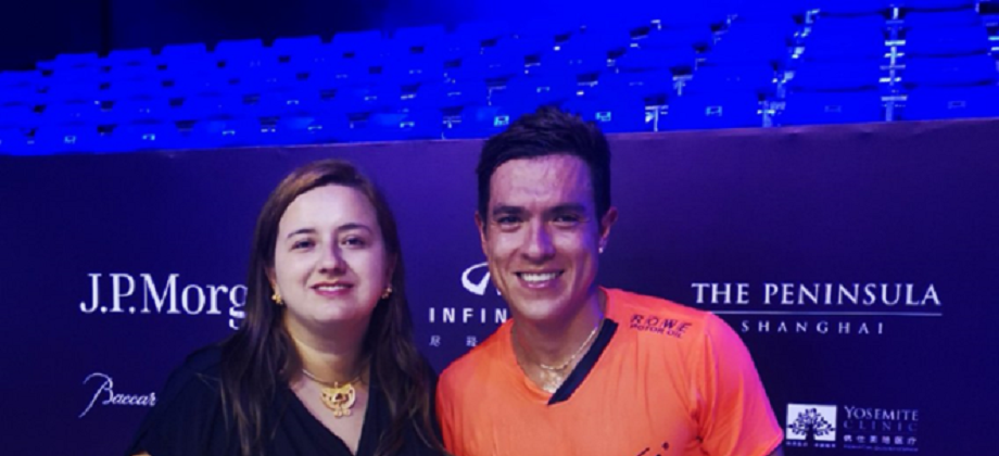 La Cónsul General de Colombia Luz Helena Echeverry, se reunió con el jugador de squash Miguel Ángel