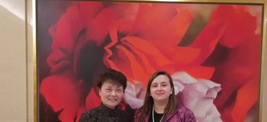 Cónsul General de Colombia en Shanghái Luz Helena Echeverry, participa en el Simposio de la Feria China International Import Expo