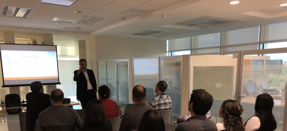 Emprendedores colombianos en Guadalajara se orientaron sobre planeación financiera y nuevas formas de financiamiento 