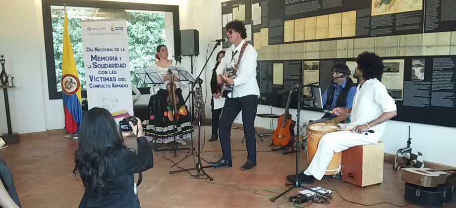 Consulado de Colombia en Roma (Italia) se sumó a la conmemoración del Día Nacional de Memoria y Solidaridad por las Víctimas del conflicto armado 