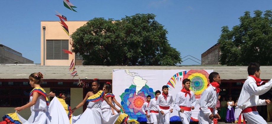 Consulado participa en la celebración del Aniversario de la Escuela República de Colombia 
