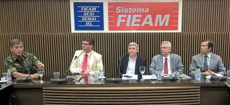 Cónsul de Colombia en Manaos presentó la conferencia: “Situación socio económica de las ciudades de frontera de la Amazonía continental” 