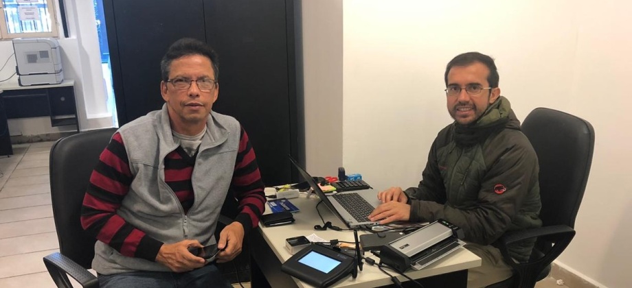 Connacionales realizaron sus trámites y respondieron sus dudas en el Consulado Móvil organizado en San Miguel 