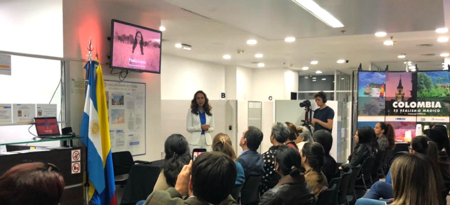 El Consulado de Colombia en Buenos Aires se realizó la Conferencia - Taller ¿Cómo enfrentar los momentos de adversidad, desde tu dimensión espiritual?