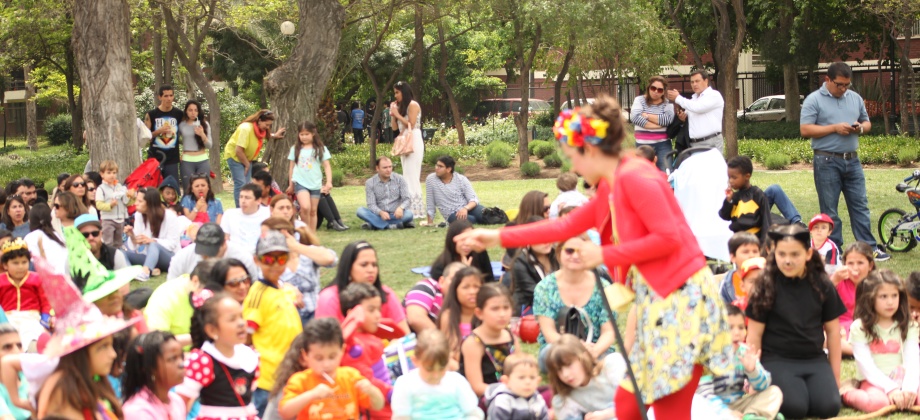 Contamos el cuento “Lo que me une a Colombia” a los más de 1.000 asistentes que visitaron el Parque Inés de Suárez