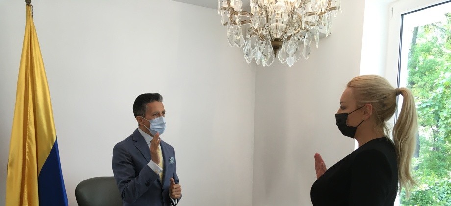 Embajador Javier Higuera posesiona a Joanna Wais como Cónsul Honoraria de Colombia en Cracovia