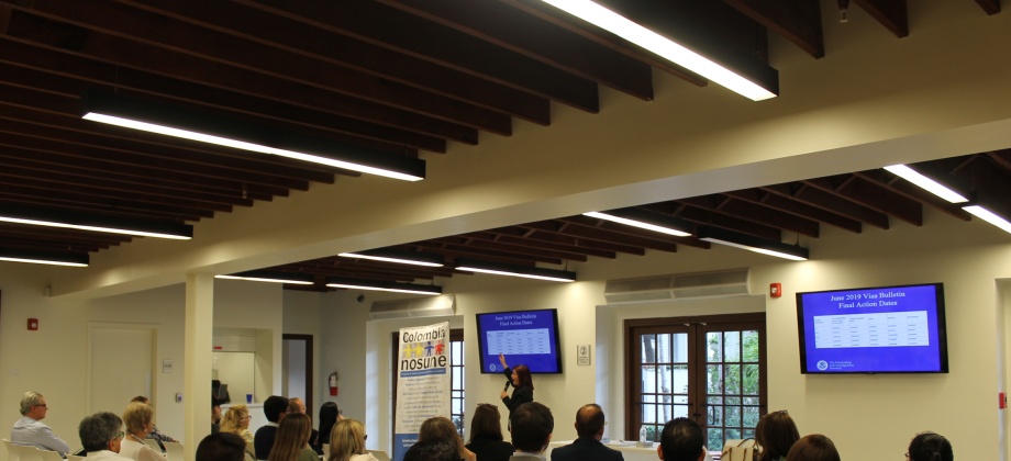 Colombianos recibieron información sobre ‘Servicio de Ciudadanía Inmigración en Estados Unidos’ en conferencia organizada por el Consulado en Miami