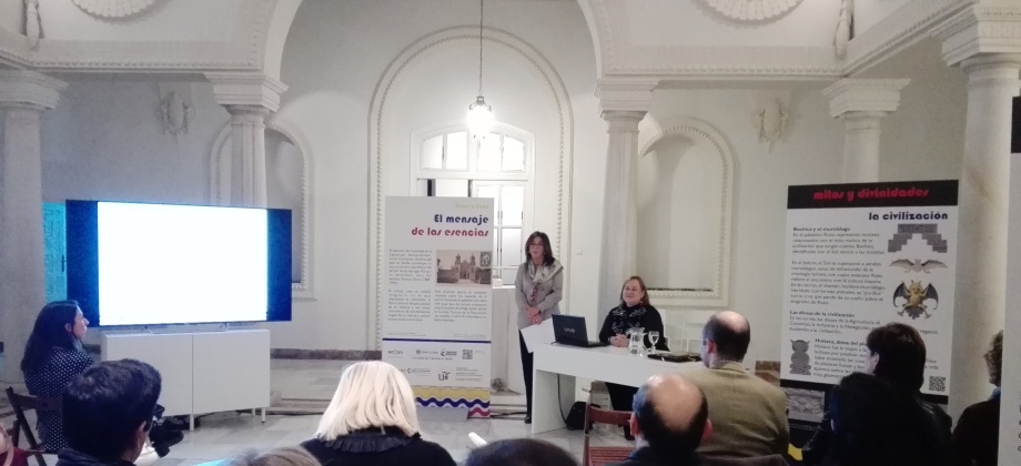 El Consulado de Colombia en Sevilla realizó la exposición “Rómulo Rozo. El mensaje de las esencias”