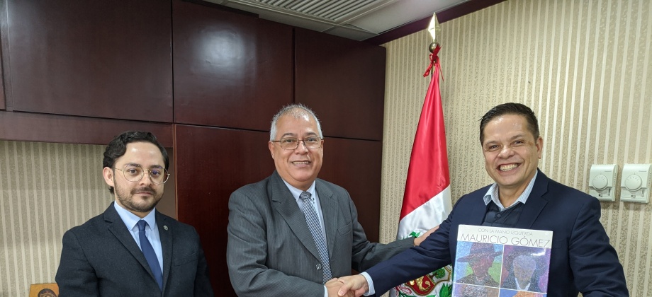 Encuentro del Cónsul General de Colombia Yobani Velásquez Quintero con el Cónsul General de Perú 