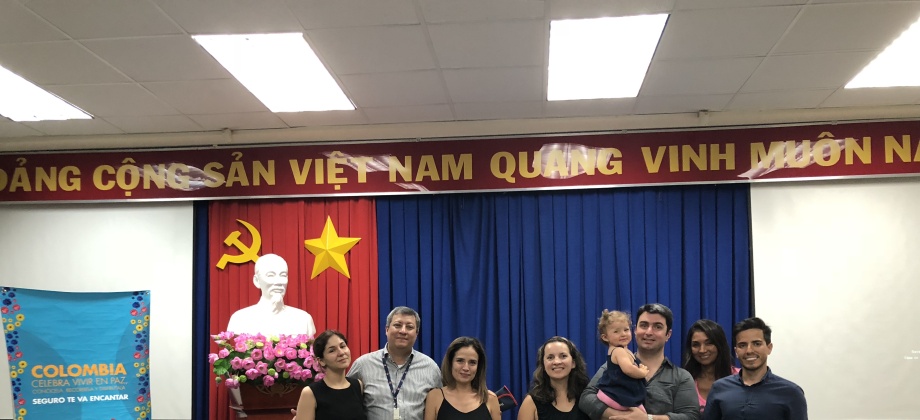 Con el primer Consulado Móvil en la ciudad de Ho Chi Minh se fortaleció la presencia de la Embajada y su sección consular
