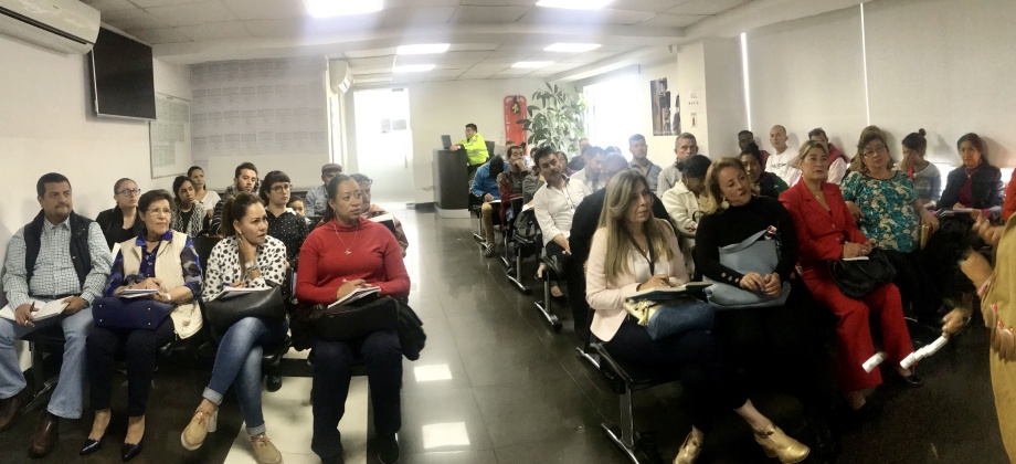 El Consulado de Colombia en Quito se realizó la charla “Pasos para iniciar un negocio o emprendimiento en ecuador”