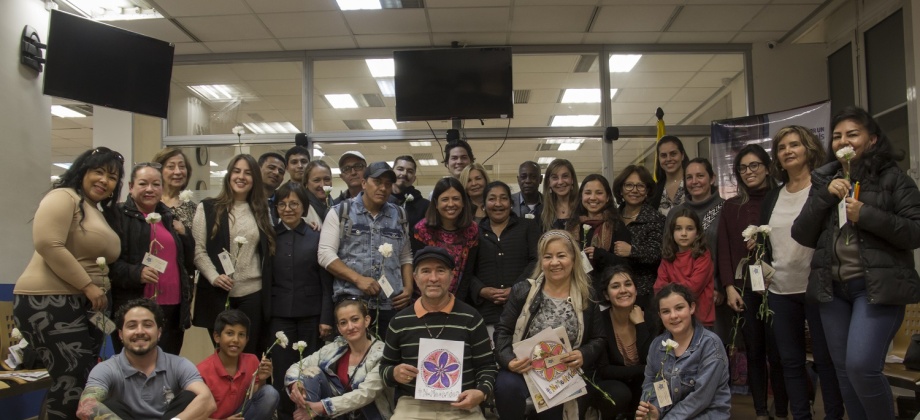 Desde el Consulado en Barcelona colombianos se solidarizaron con las víctimas