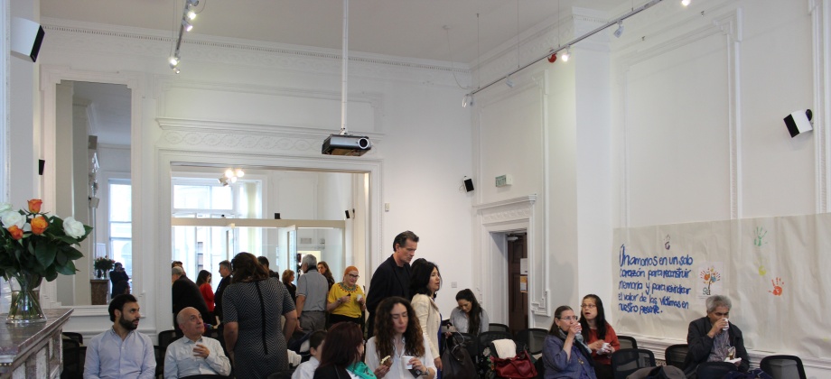 Consulado de Colombia en Londres se vinculó a los eventos de conmemoración del Día Nacional de la Memoria y Solidaridad de las Víctimas del Conflicto