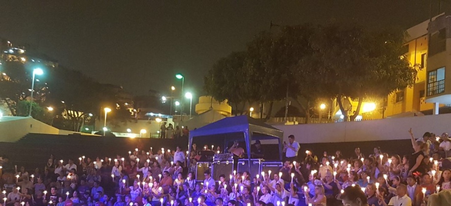 El Consulado de Colombia en Guayaquil conmemoró el Día de las Velitas para compartir 