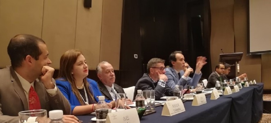 La Cónsul de Colombia en Shanghái participó en el encuentro con la Oficina de Asuntos Exteriores de la Provincia de Jiangsu