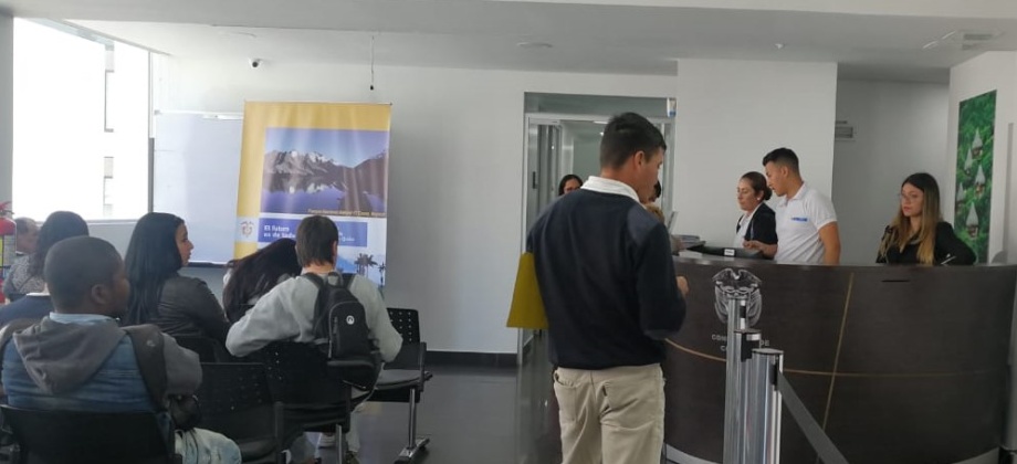 Consulado de Colombia en Quito recibió 48 declaraciones de colombianos durante Jornada Especial de Atención a las Víctimas