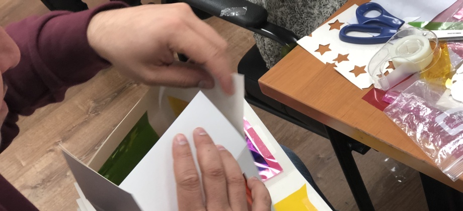 Luego de ocho talleres liderados por el Consulado en Nueva York, colombianos ya tienen sus faroles de la tradición Quimbaya listos para encenderlos el 7 de diciembre de 2018