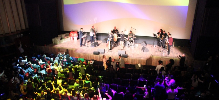 La alegría, el fulgor y la magia de la cultura colombiana protagonizaron la jornada de integración familiar de los colombianos en Madrid