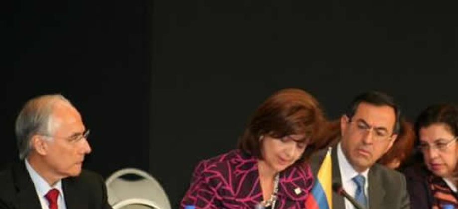 "Una región unida es la que logrará que cambiemos la calidad de vida de nuestra gente”: Canciller María Ángela Holguín. Foto: OP. Cancillería.