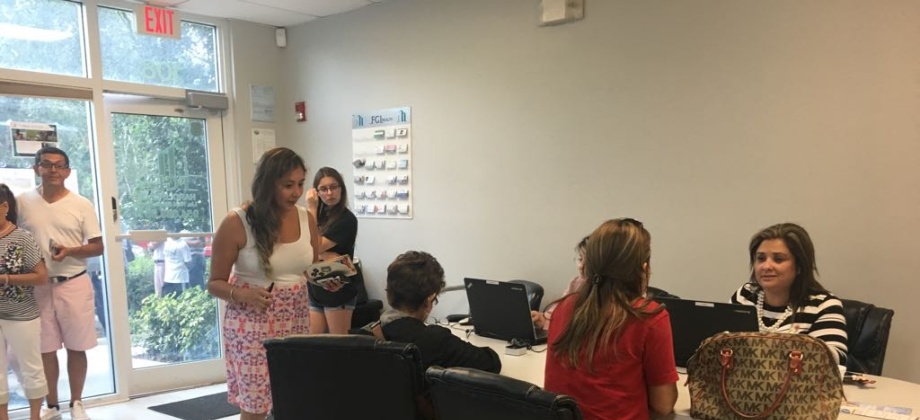 El Consulado General de Colombia en Miami realizó con éxito en la ciudad de Weston una jornada especial de inscripción de cédulas para Elecciones 2018